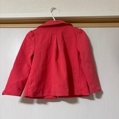 ピンクのドレスとジャケットの画像