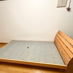 ベッドフレーム（シングル） ナチュラル木製・ヘッドボード付きの画像