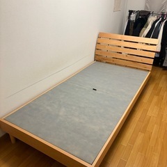 ベッドフレーム（シングル） ナチュラル木製・ヘッドボード付きの画像