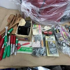 フリマ商材にどうぞ!!! 未使用 全部まとめて 金物屋さん 整理品 昭和 レトロ デッドストック 当時物 倒産 廃業 処分品 バザー商材 色々 セット まとめ売りの画像