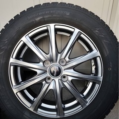 スタッドレスタイヤの画像