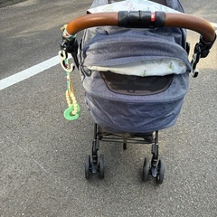 Aprica（アップリカ）「ラクーナ ビッテ（LUXUNA BITTE）」シリーズの SF 型の画像