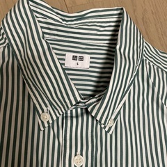 UNIQLOベスト・シャツの画像