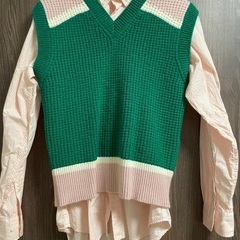 UNIQLOベスト・シャツの画像