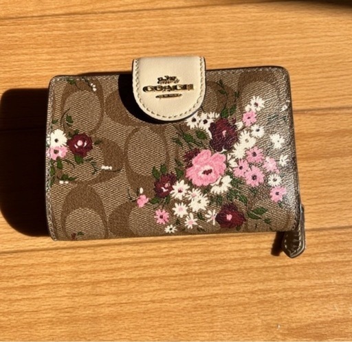 定価2万  COACH 2つ折り財布