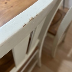 ダイニングテーブルの画像