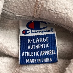champion authentic athletic apparel パーカー の画像