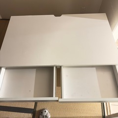 デスクとパソコン台セットの画像