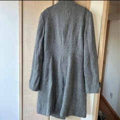 グレー ヘリンボーン柄 コートの画像