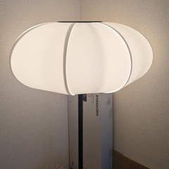 IKEAフロアランプの画像