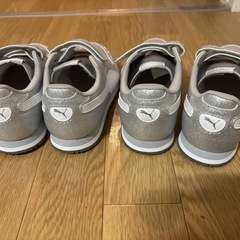 PUMA キッズスニーカー　20㌢、21㌢　4点セットの画像