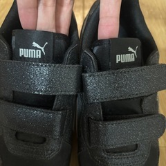 PUMA キッズスニーカー　20㌢、21㌢　4点セットの画像