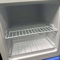 57 高年式　冷蔵庫　31L 2023年製　マックスゼン　の画像