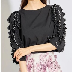 tocco closetの袖フリルブラウスです☺️の画像