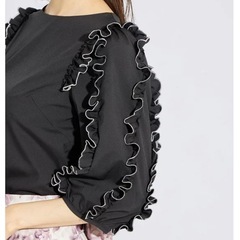 tocco closetの袖フリルブラウスです☺️の画像