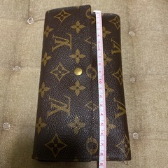 【使用感有】ルイヴィトン財布の画像