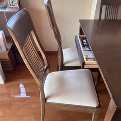 大塚家具ダイニングテーブルセット(テーブル＋椅子4脚)の画像