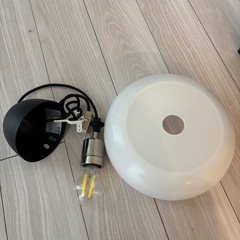 韓国 ミルクガラス ペンダントライトの画像