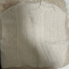 ニットベストの画像