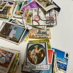 使用済みの切手の画像