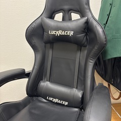 LUCKRACER ゲーミングチェアの画像