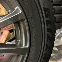スタッドレスタイヤ　ノア　ヴォクシー　エスクァイアの画像