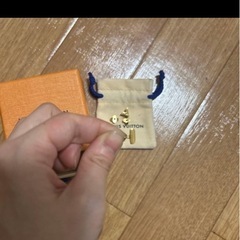 ヴィトンVピアスの画像