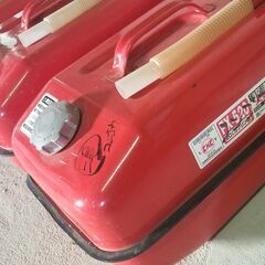 中古★ガソリン携行缶　容量20L   4個まとめての画像