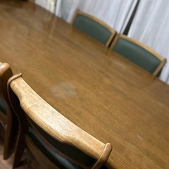 ダイニングテーブルの画像