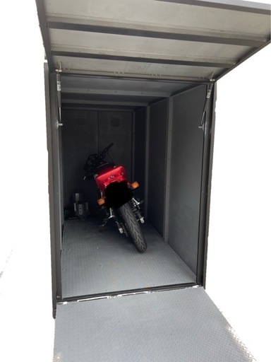 バイクガレージ