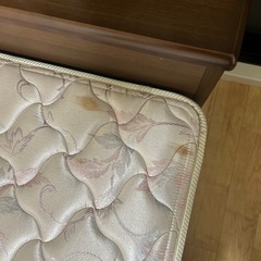 一時停止　
シングルベッド　フランスベッドの画像