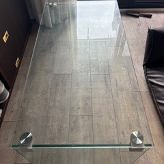🔹ガラステーブルの画像