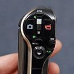 Xact DMX-HD700 ポケットに入るスリムボディーで広がる新しいムービーライフ　「Ｗｅｂで使えるハイビジョン・デジタルムービーカメラ」の画像