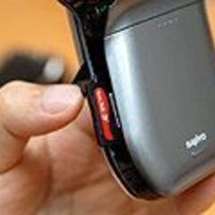 Xact DMX-HD700 ポケットに入るスリムボディーで広がる新しいムービーライフ　「Ｗｅｂで使えるハイビジョン・デジタルムービーカメラ」の画像