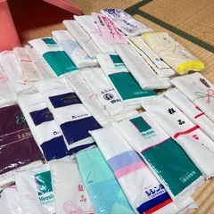 ノベルティ タオル45枚 +　収納ケースの画像