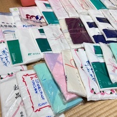 ノベルティ タオル45枚 +　収納ケースの画像