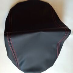 未使用 社外品 マツダ3 BP系 アームレストカバー  黒レザー×赤ステッチ 汚れ傷防止 アクセサリー 耐久性・撥水性 Mazda3の画像