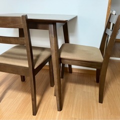 ダイニングテーブル（2人用）の画像