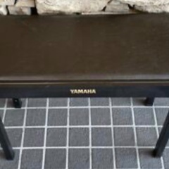 ピアノ椅子の画像