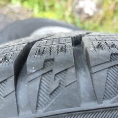 【11/28】スタッドレスタイヤ売りますの画像