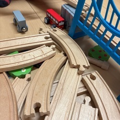 ブリオ 木製レールと電車の画像