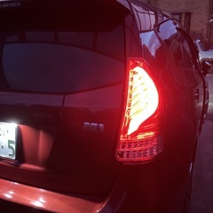 プリウスα の画像