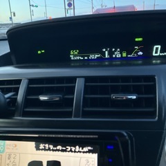 プリウスα の画像