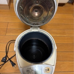 電気ポットの画像
