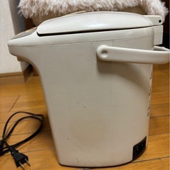 電気ポットの画像