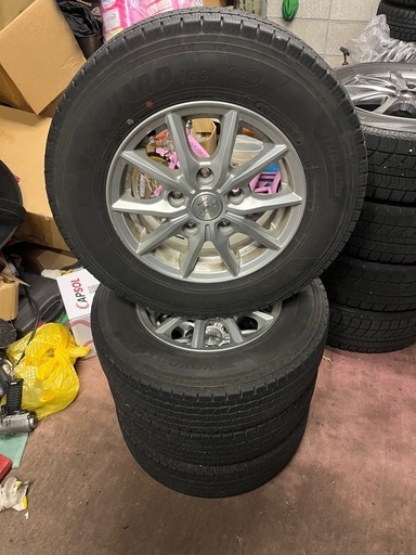 スタッドレスタイヤ　タウンエース