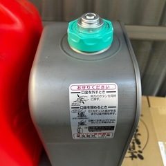 石油タンク4点セットの画像