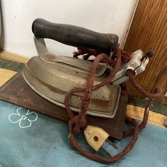 昭和レトロ アイロンの画像