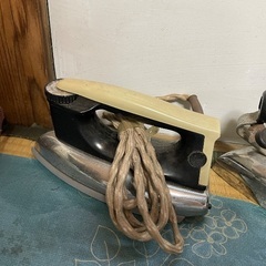 昭和レトロ アイロンの画像