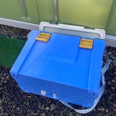 クーラーボックス　
釣り用具 引き取り限定です。の画像